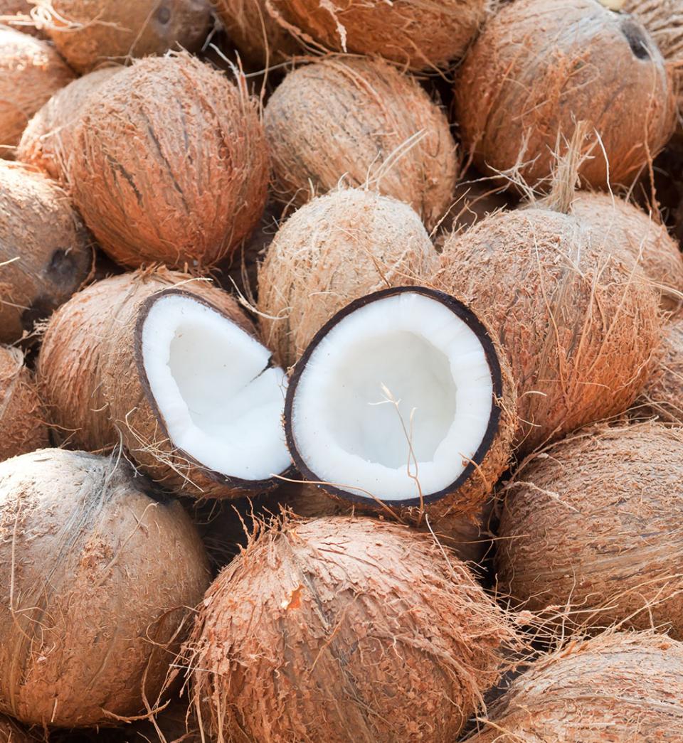 Organic coconuts for coconut milk